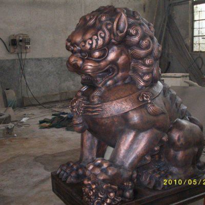 踩球狮子校园标志铜雕