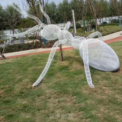 不锈钢镂空蚂蚁雕塑