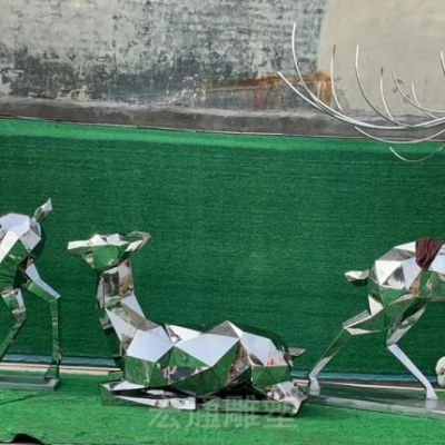 不锈钢抽象几何鹿雕塑