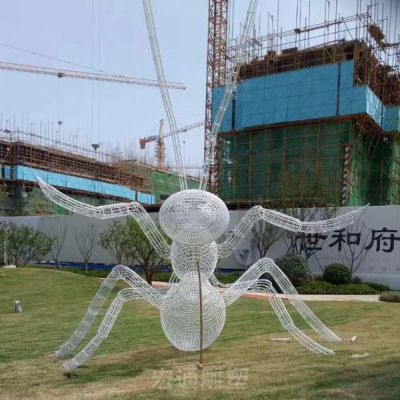 不锈钢镂空蚂蚁动物雕塑