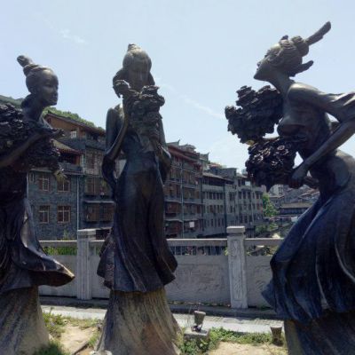 古代人物抽象景观铜雕