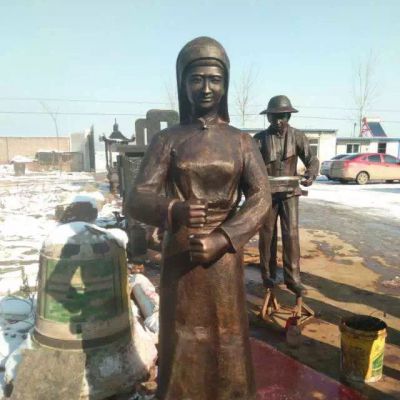 古代妇女人物景观铜雕