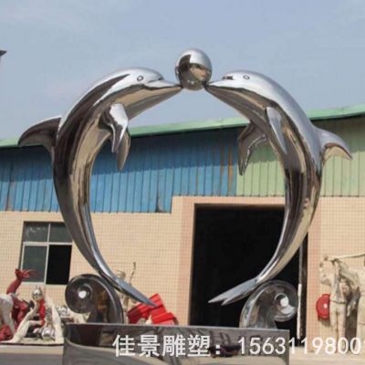不锈钢海豚戏球景观雕塑