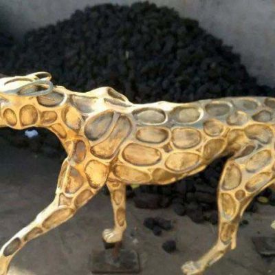 跳跃豹子动物景观铜雕