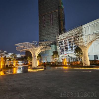 镂空不锈钢树雕塑